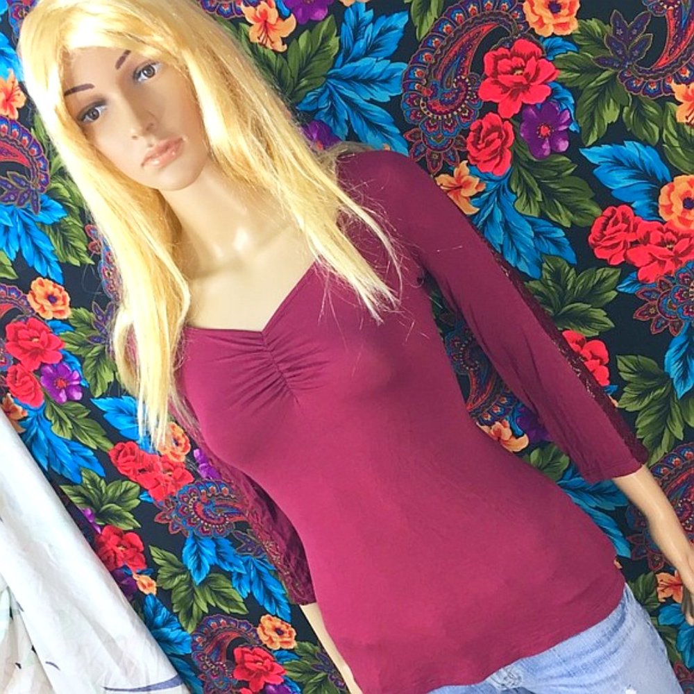 NEW WOMEN'S CANDIE’S SHIRT SIZE XS X-SMALL TOP LACE FRILLY BACK TRIM LONG SLEEVE